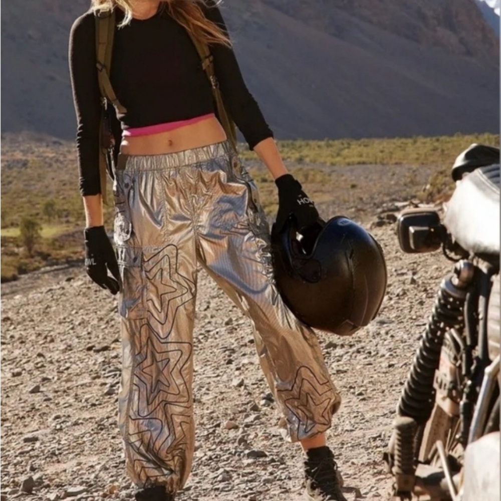 FP MOVEMENT Burst Shine Hike Pants Stars Baggy Metallic NWOT Small